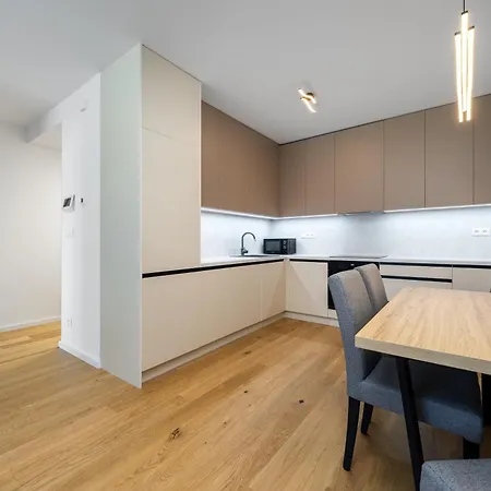 Zwirn Design Near Nivy Station & Downtown Apartment Bratislava