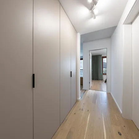 Zwirn Design Near Nivy Station & Downtown Apartment Bratislava