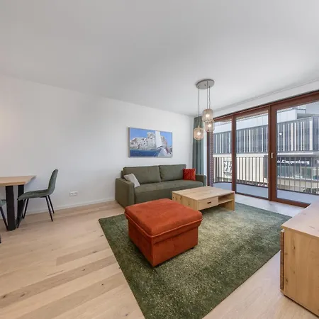 Zwirn Design Near Nivy Station & Downtown Apartamento