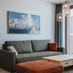 Zwirn Design Near Nivy Station & Downtown